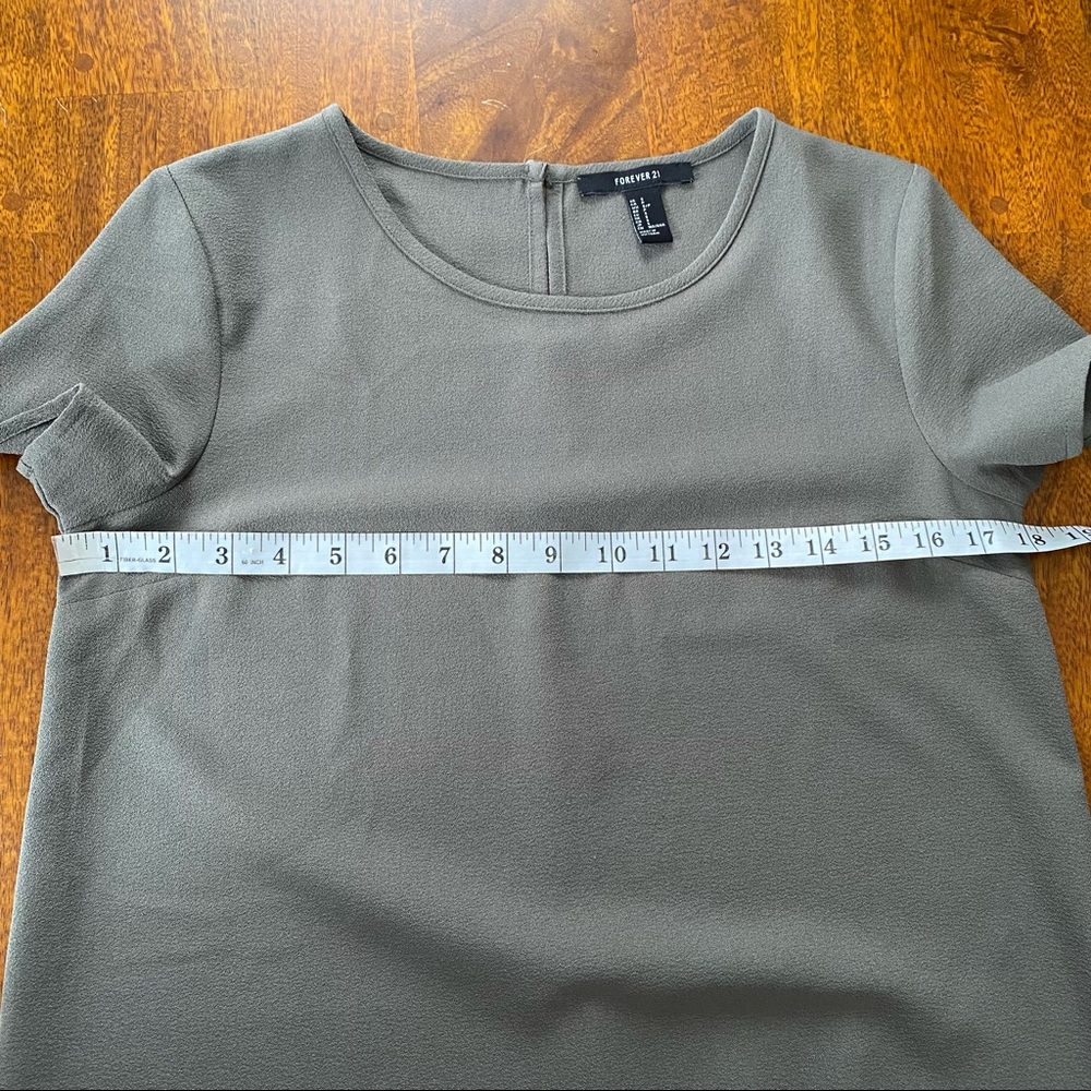 Basic Sage Shift Dress - Picture 6 of 7